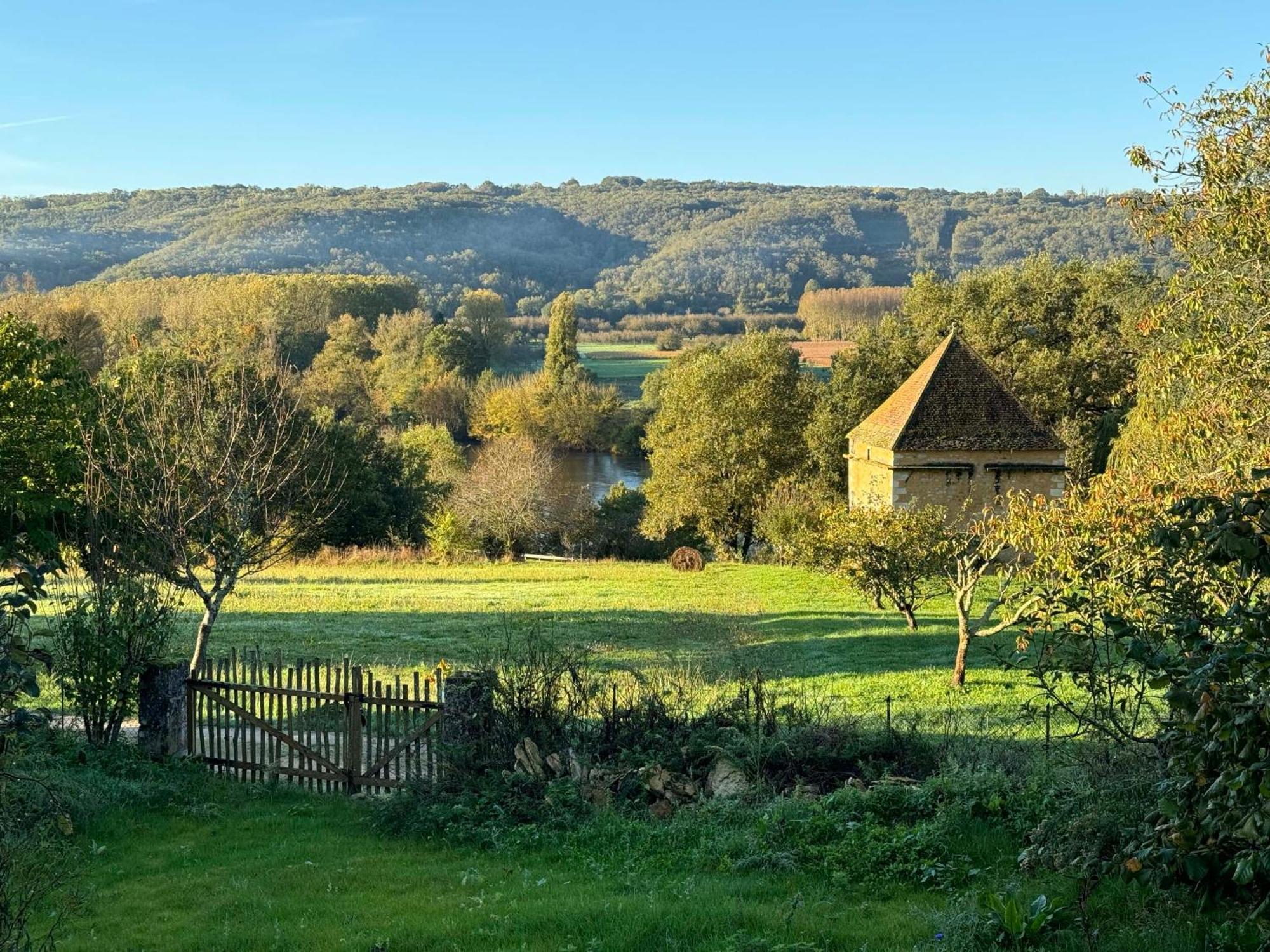 Вилла L'Epicerie De Bezenac Экстерьер фото